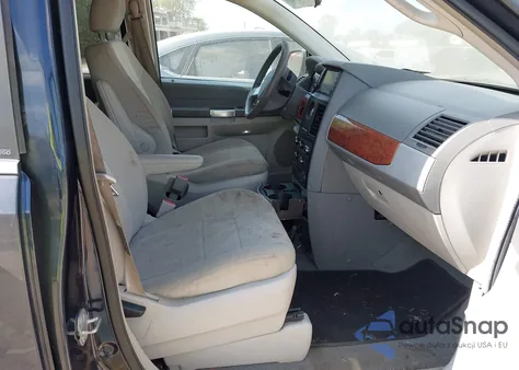 2008 Chrysler Town & Country Touring from USA, damaged, VIN 2A8HR54P28R113178